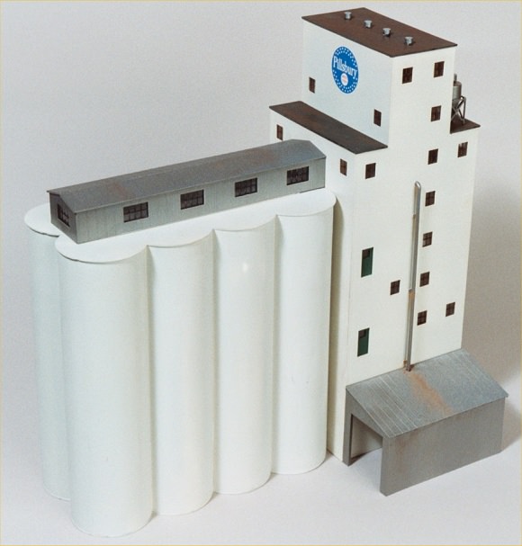 Scale Model Buildings and Structures | Missouri History Museum Train 