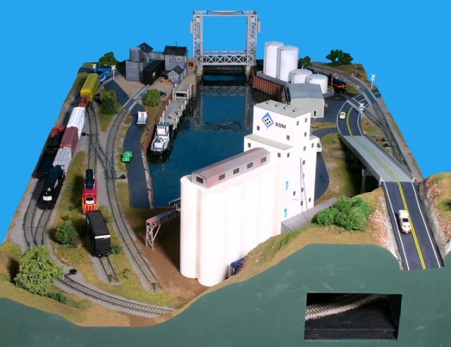 Riverport Theme HO Small Model Railroad Layout | Gateway Central XII 