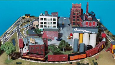 A Fun to Operate Small HO Scale Train Layout - Gateway Central IX