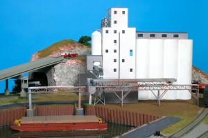 Grain Elevator and Barge Loading Conveyor