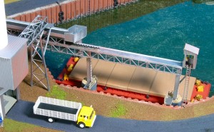 Grain Elevator and Barge Loading Conveyor