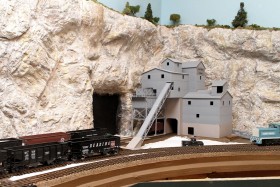 Gary Gross' HO Scale Franklin Pacific Model Railroad