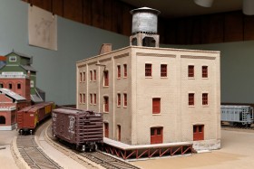 Gary Gross' HO Scale Franklin Pacific Model Railroad