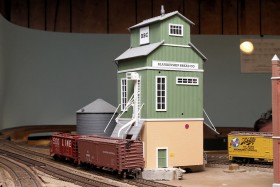 Gary Gross' HO Scale Franklin Pacific Model Railroad