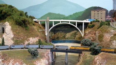 Bob Boedges' N Scale Fussin & Fumin Model Railroad