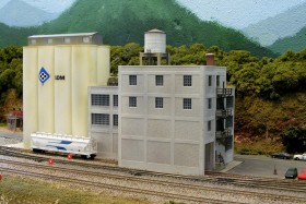 Bob Boedges' N Scale Fussin & Fumin Model Railroad