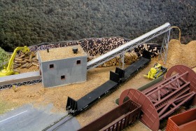 Bob Boedges' N Scale Fussin & Fumin Model Railroad