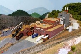 Bob Boedges' N Scale Fussin & Fumin Model Railroad