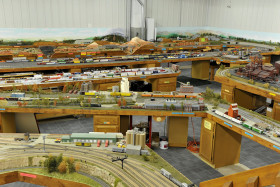 Kenneth Kroschwtz's Amazing K-10 Model Trains Layout