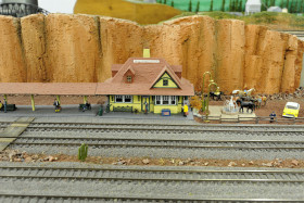 Kenneth Kroschwtz's Amazing K-10 Model Trains Layout