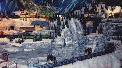 American Flyer S Gaugers of the St. Louis Famous-Barr Christmas Window Layout 1990