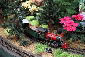 2013 Missouri Botanical Garden “Gardenland Express” Garden Railroad