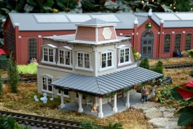 2014 Missouri Botanical Garden “Gardenland Express” Garden Railroad