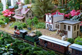 2014 Missouri Botanical Garden “Gardenland Express” Garden Railroad