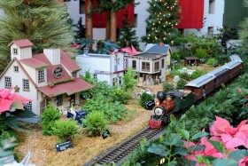 2014 Missouri Botanical Garden “Gardenland Express” Garden Railroad