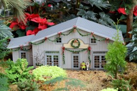 2014 Missouri Botanical Garden “Gardenland Express” Garden Railroad