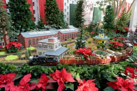 2014 Missouri Botanical Garden “Gardenland Express” Garden Railroad