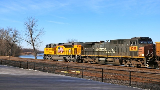 This westbound at Washington, MO, shows an espee running second unit.