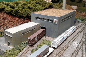 Bob Boedges’ Fussin & Fumin N Scale Model Railroad