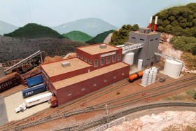 Bob Boedges’ Fussin & Fumin N Scale Model Railroad