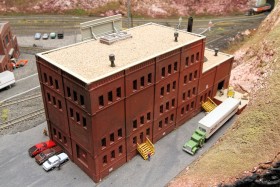 Bob Boedges’ Fussin & Fumin N Scale Model Railroad