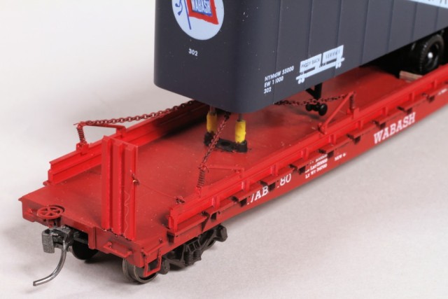 Closeup of flat, trailer and jacks.