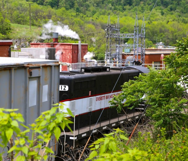 Final two shots of the Everett RR chase from previous set, here switching the large Appvion paper mill in Roaring Springs.