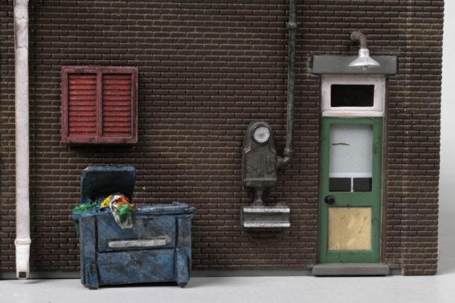 Details on The Back of Woodland Scenics HO Scale Grocery