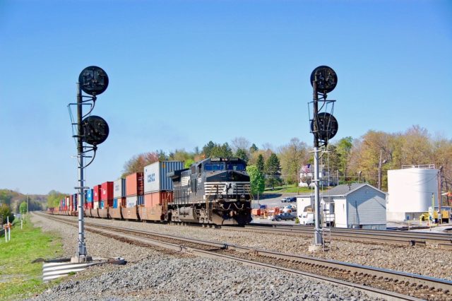 Splitting the signals at Cresson, Pennsylvania.