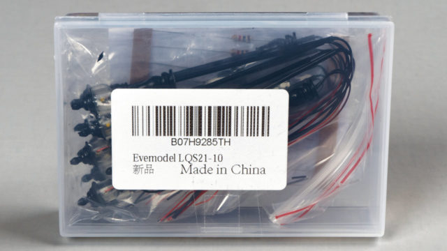 The Evemodel street lights arrived in a plastic bag inside a small plastic box.